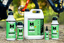 «Magic Milk»-Dichtmilch von Oko in verschiedenen Gebinden.