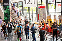 Foyer einer Messehalle in Frankfurt.